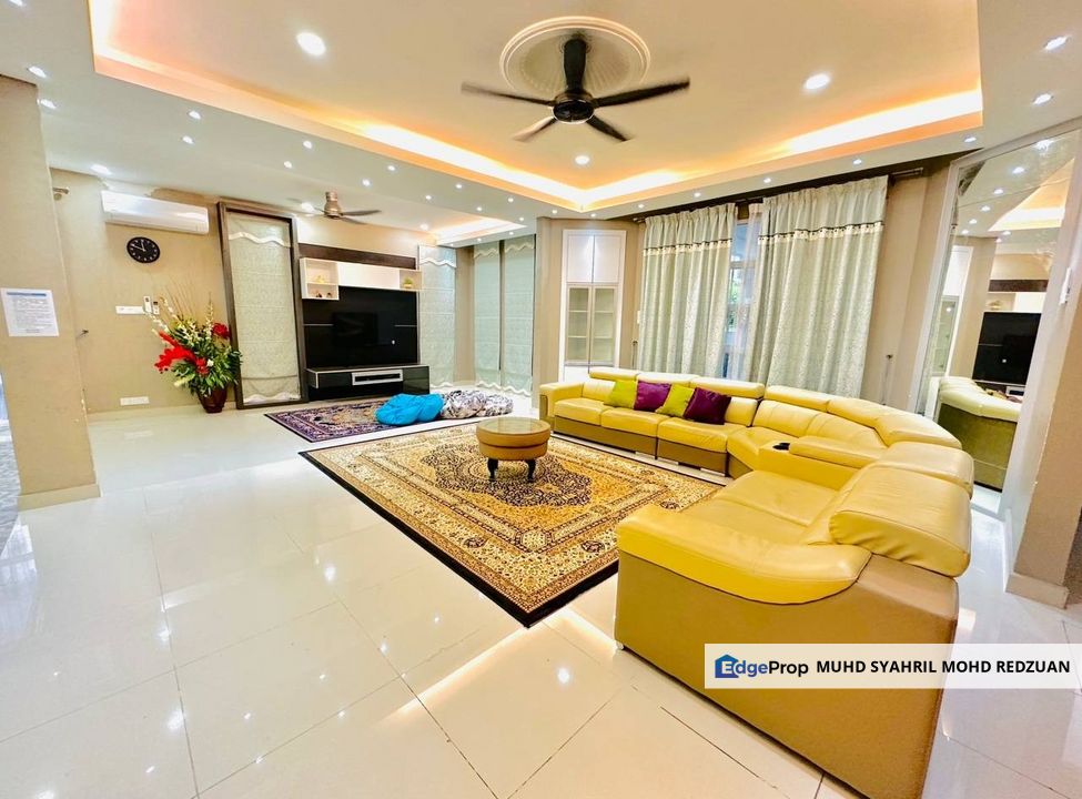 Double Storey Semi D Taman Dahlia, Bandar Baru Salak Tinggi, Selangor, Sepang