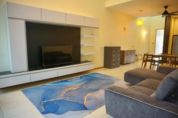 Symphony Hills Schumann