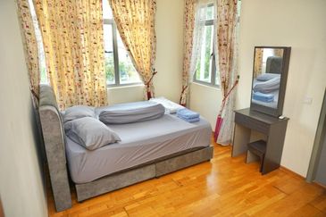 Symphony Hills Schumann