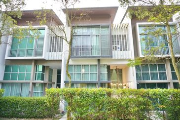 Symphony Hills Schumann