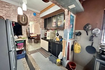 Apartment Teratai, Taman Sutera