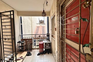 Apartment Teratai, Taman Sutera