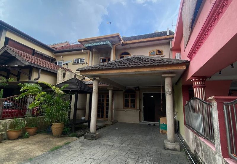 Jalan Suasana, Bandar Tun Hussein Onn