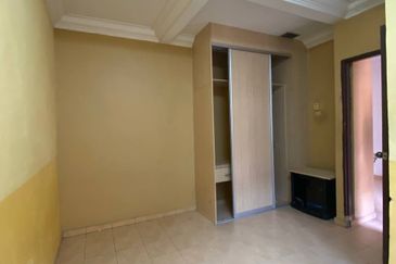 Jalan Suasana, Bandar Tun Hussein Onn