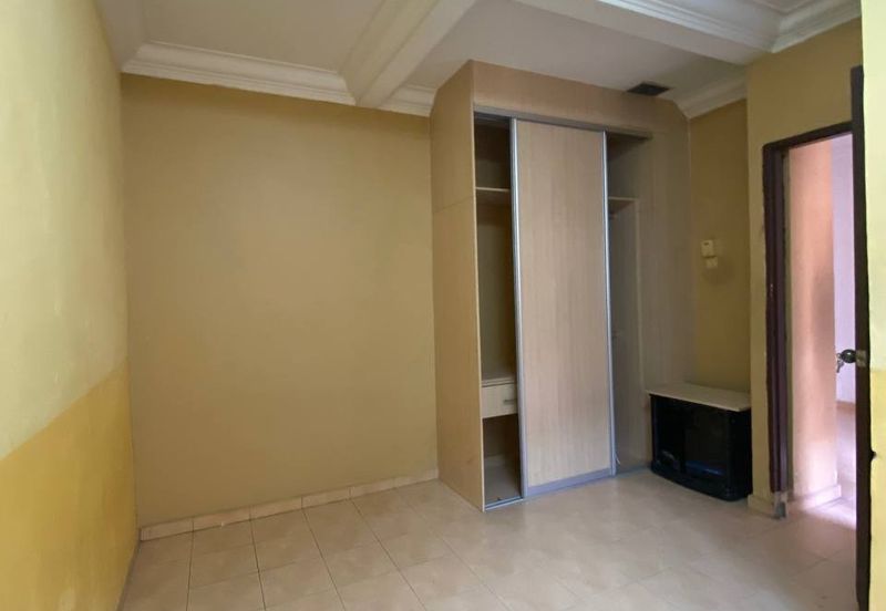 Jalan Suasana, Bandar Tun Hussein Onn