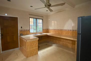 Jalan Suasana, Bandar Tun Hussein Onn