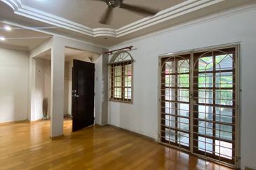 Jalan Suasana, Bandar Tun Hussein Onn