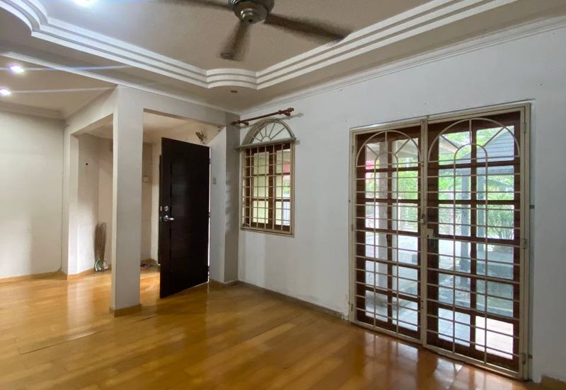 Jalan Suasana, Bandar Tun Hussein Onn