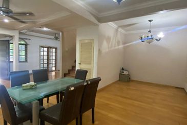 Jalan Suasana, Bandar Tun Hussein Onn