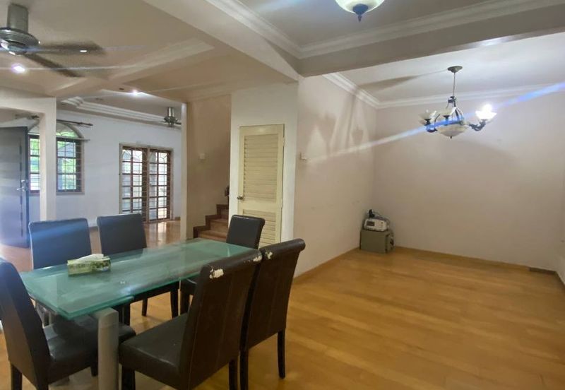 Jalan Suasana, Bandar Tun Hussein Onn