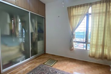 Rivercity Condominium