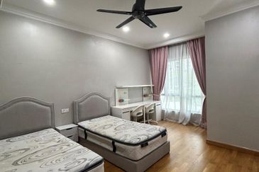 Symphony Hills Schumann