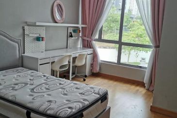 Symphony Hills Schumann