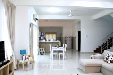 MYDiva, Perdana Lakeview East