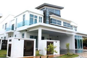 MYDiva, Perdana Lakeview East