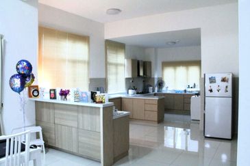 MYDiva, Perdana Lakeview East