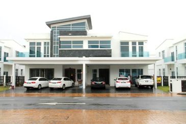 MYDiva, Perdana Lakeview East