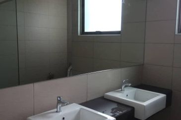 Lake Point Residence