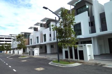 Lake Point Residence