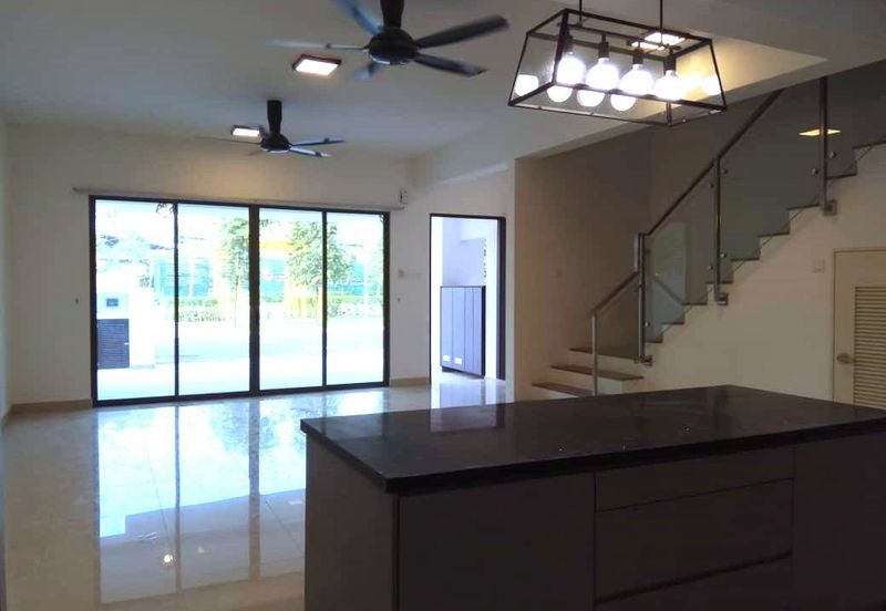 Lake Point Residence