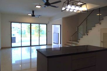 Lake Point Residence