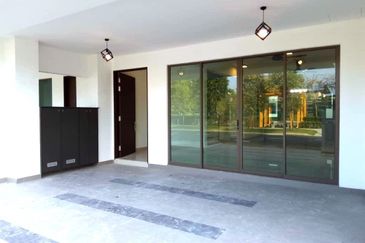 Lake Point Residence