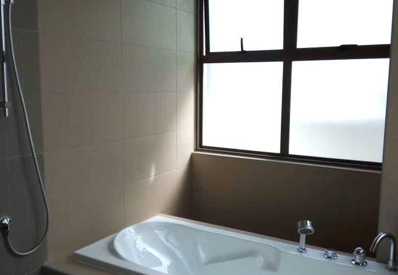 Lake Point Residence