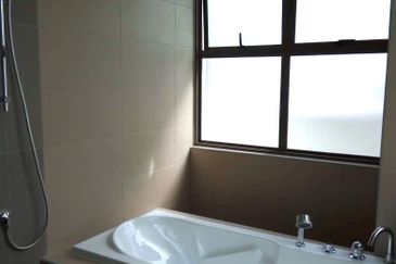 Lake Point Residence