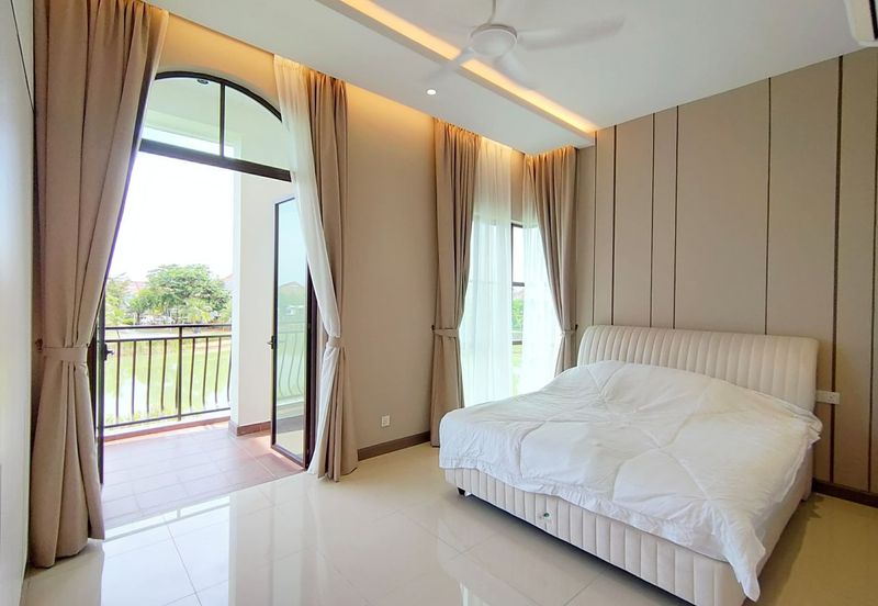 Isle of Kamares, Setia Eco Glades