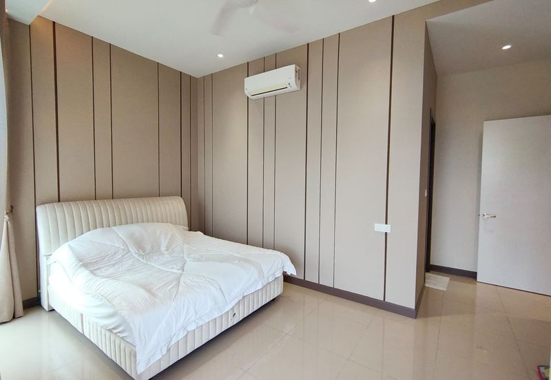 Isle of Kamares, Setia Eco Glades