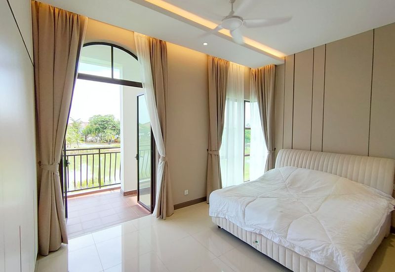 Isle of Kamares, Setia Eco Glades