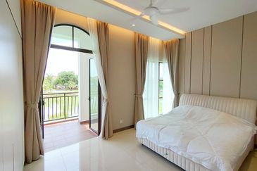 Isle of Kamares, Setia Eco Glades