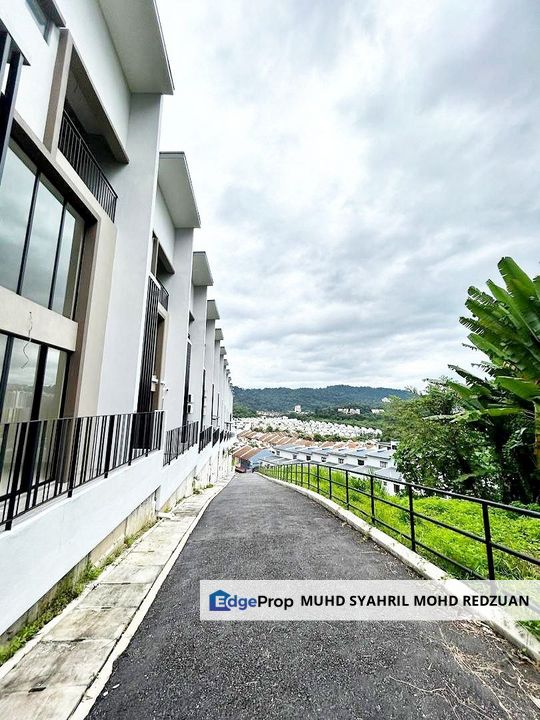 3 Storey Superlink House at Nassim Height, Ukay Bestari Hulu Kelang for sale, Kuala Lumpur, Ampang