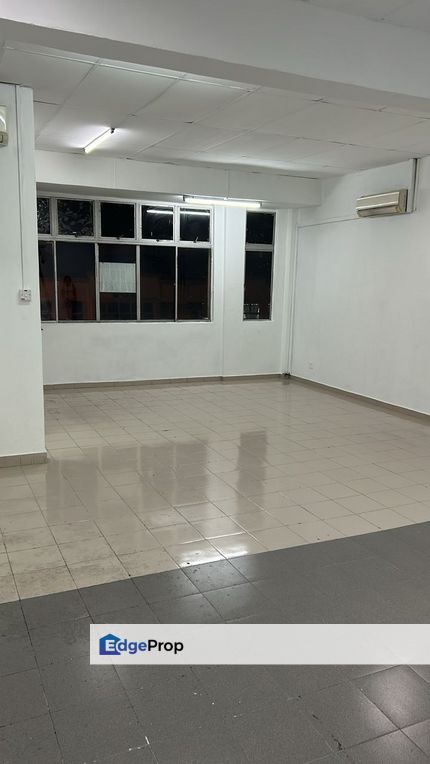 Office First Floor at Taman Prima Saujana, Selangor, Kajang