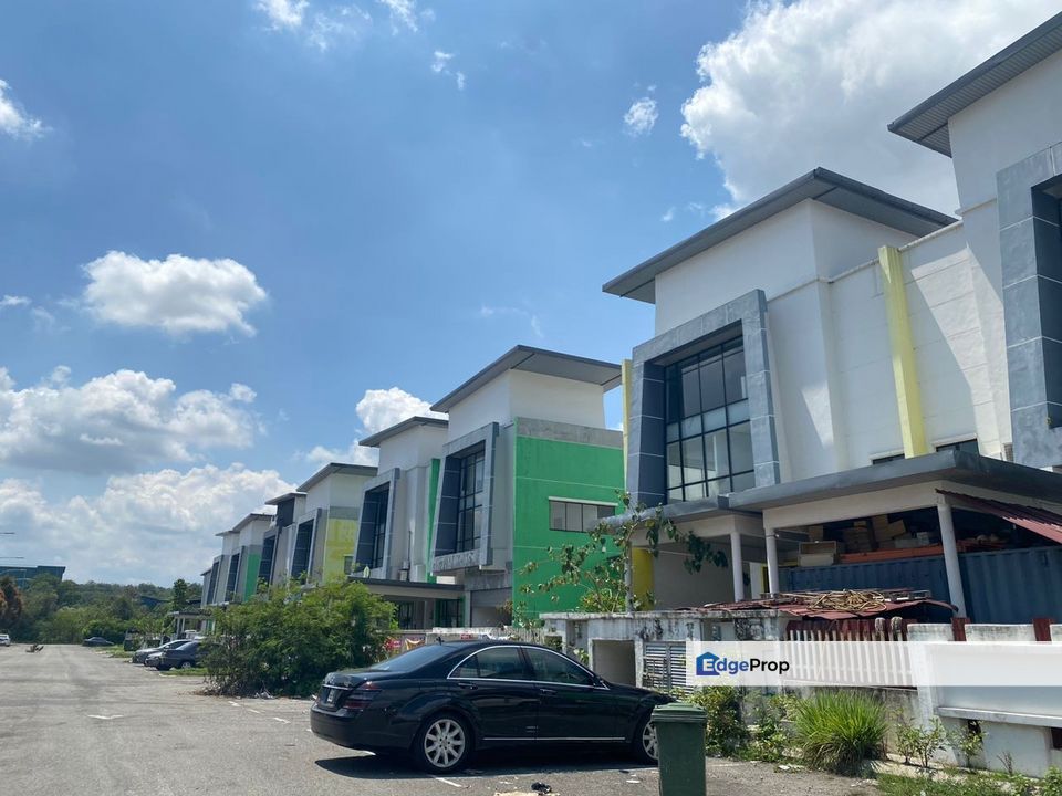 2sty Semi D Factory > Taman Perindustrian SIS, Selangor, Beranang