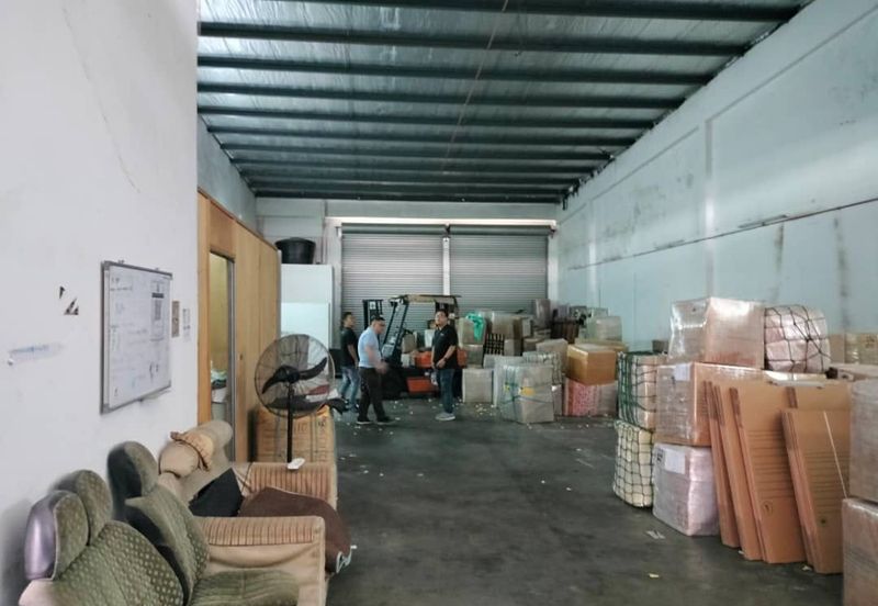 End Lot 1.5 Storey Terrace Factory, Bandar Teknologi Kajang, Selangor For Rent