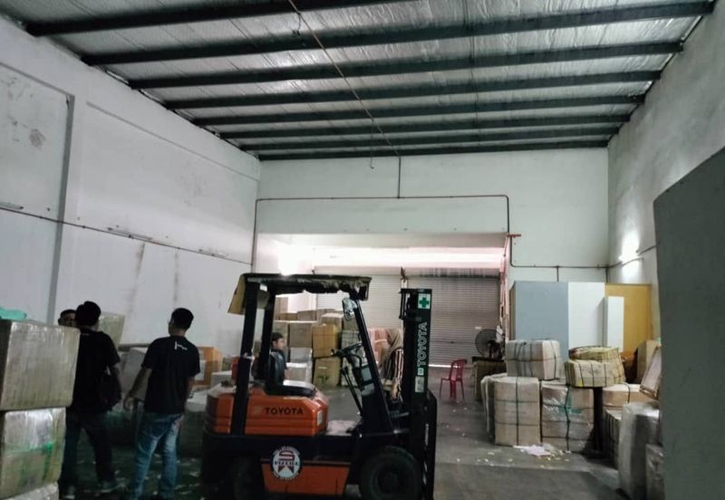 End Lot 1.5 Storey Terrace Factory, Bandar Teknologi Kajang, Selangor For Rent