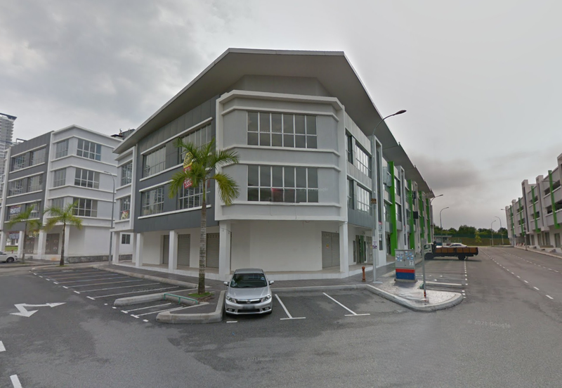 Corner Lot 3 Storey Shop, Bandar Puteri Bangi, Bangi, Selangor For Sale