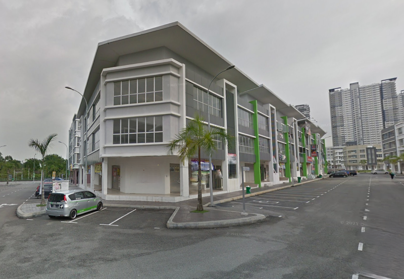 Corner Lot 3 Storey Shop, Bandar Puteri Bangi, Bangi, Selangor For Sale