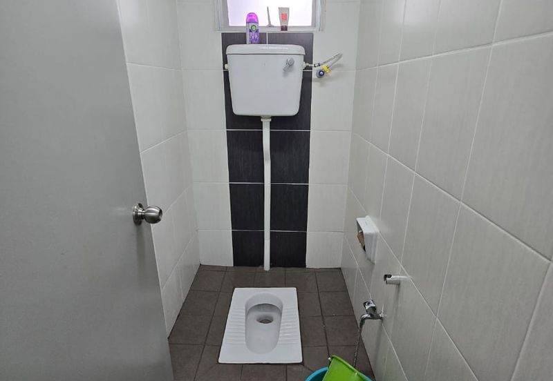 4 Storey Shop, Bandar Puteri Bangi, Bangi, Selangor For Sale