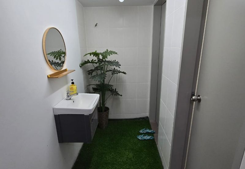 4 Storey Shop, Bandar Puteri Bangi, Bangi, Selangor For Sale