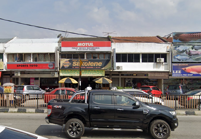 Facing Main Road! End Lot 2 Storey Shop, Jalan Balakong, Balakong, Cheras, Selangor For Sale