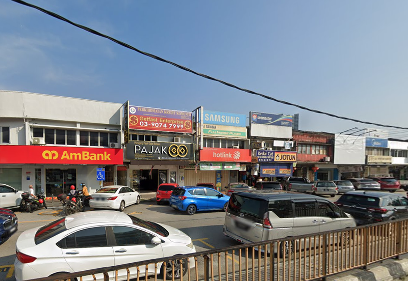 Facing Main Road! End Lot 2 Storey Shop, Jalan Balakong, Balakong, Cheras, Selangor For Sale