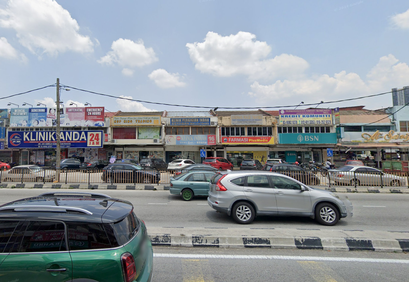Facing Main Road! End Lot 2 Storey Shop, Jalan Balakong, Balakong, Cheras, Selangor For Sale
