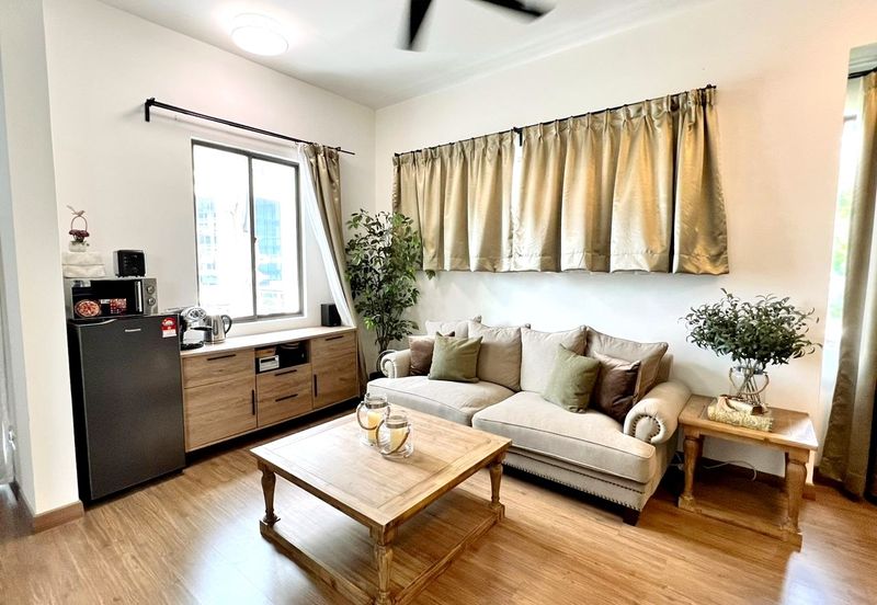 Lake Point Residence