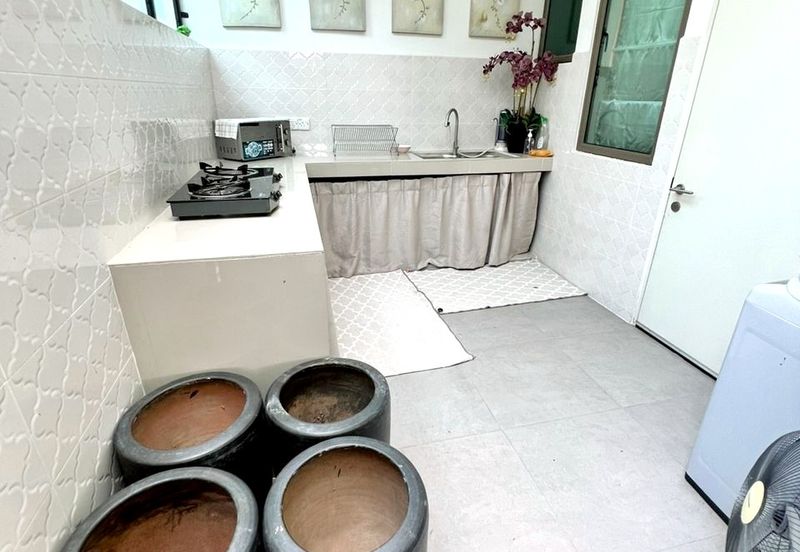 Lake Point Residence