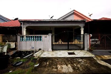 Jalan Suasana, Bandar Tun Hussein Onn