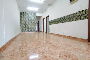 Jalan Suasana, Bandar Tun Hussein Onn