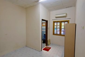 Jalan Suasana, Bandar Tun Hussein Onn