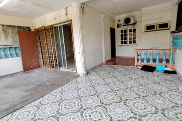 Jalan Suasana, Bandar Tun Hussein Onn